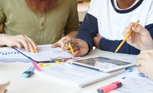 Como descobrir seus concorrentes online