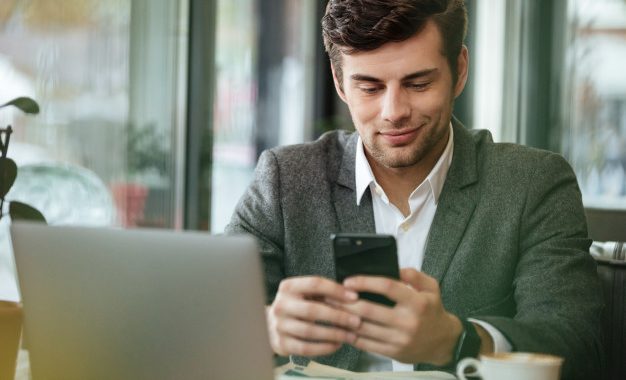 Como ganhar dinheiro na internet com o seu celular